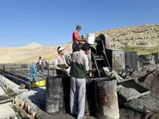 مراحل پایانی ساخت استخر ۳۰۰ هزار لیتری روستای قلعه جوق