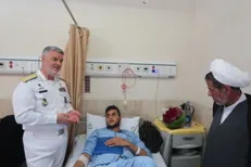 عیادت امیر دریادار خانزادی از بیماران صعب العلاج