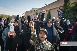 راهپیمایی مردمی اعلام انزجار از اقدام تروریستی حرم شاهچراغ(ع) در شیراز