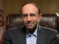 دولت اگر می‌خواهد نرخ بنزین را «جهانی» کند باید درآمد کارمندان را هم افزایش دهد/ سخنان روحانی درباره قیمت سوخت کارشناسی نیست