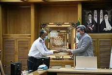 نجات ۴۰ شهروند در حادثه آتش سوزی یک مجتمع مسکونی/قدردانی شهردار تهران از زحمات آتش نشانان در ضد عفونی کردن پایتخت در ایام کرونا