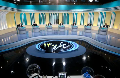 زاکانی: انتقال غیرقانونی ۱۲۰۰ میلیارد تومان به بانک خصوصی ذیل مسئولیت همتی/  رئیسی: ما گشت ارشاد خواهیم داشت اما برای مدیران/ مهر علیزاده: سه وزیر زن منصوب می&zwnj;کنم / همتی: حداقل ۵ زن در کابینه خواهم داشت/ کنایه قاضی زاده: اینطوری باشد؛ من کل کابینه ام را از زنان می&zwnj;گذارم/ رضایی: مشکلات مردم با حرف&zwnj; مفت حل نمی&zwnj;شود