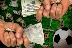 برگزاری مسابقه فوتبال با ۲۱ بازیکن! / تعطیلی «دکان شرط‌بندی» با چاشنی فرار و دستگیری