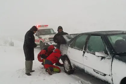 به ۱۲۹ خودروی گرفتار در برف استان سمنان امدادرسانی شد