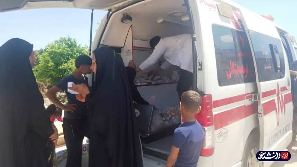 فعالیت جهادگران قرارگاه جهادی دانشگاه آزاد خوزستان در منطقه سیل زده شادگان