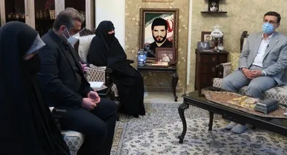 دیدار قاضی&zwnj;زاده با خانواده شهیدی که بعد از ۳۹ سال شناسایی شد
