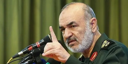 سلامی در مراسم یوم الله ۹ دی: فتنه ۸۸ از جنگ تحمیلی سهمگین&zwnj;تر و عامل تحریم کشور بود