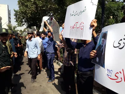 دانشجویان به خصوصی&zwnj;سازی&zwnj;های افسارگسیخته چه گفتند؟ / چرا روحانی و لاریجانی سکوت کرده&zwnj;اند