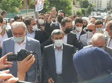 احمدی نژاد در انتخابات ۱۴۰۰ ثبت نام کرد