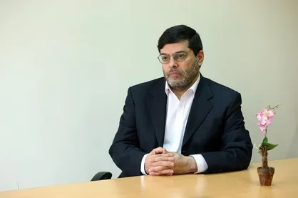 تحرکات اخیر ترامپ، ادامه راه اوباما برای نقض برجام است/ فکر نمی&zwnj;کنم ظریف بخواهد با طناب پوسیده اروپا داخل چاه برود
