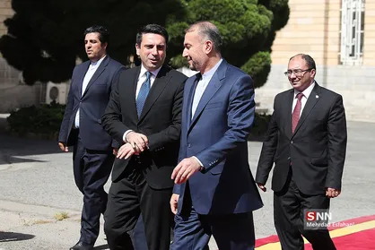 دیدار وزیر امورخارجه با رئیس مجلس ارمنستان