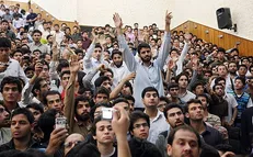 دانشجوی مطالبه‌گر در برای بهبود نقاط ضعف اجتماع تلاش می‌کند