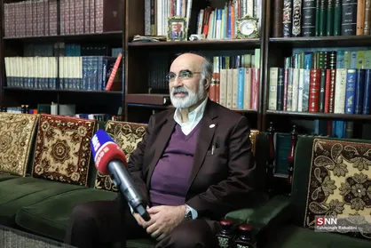 ماجرای قهر دکتر حسابی با همسرش بخاطر استفاده از بیت&zwnj;المال/ وقتی وزیر فرهنگ ایران تفاوت فیزیک و شیمی را نمی&zwnj;دانست!