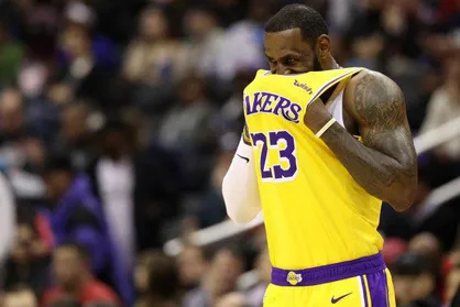 آتش سوزی کالیفرنیا سوپر استار NBA را از خانه&zwnj;اش فراری داد!