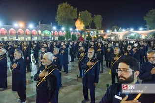 مراسم شام غریبان و لاله‌گردانی شهادت حضرت اباعبدالله الحسین(ع) و شهدای کربلا، شامگاه ۱۷ مرداد ماه ۱۴۰۱ با حضور آیت الله ابراهیم کلانتری تولیت آستان مقدس حضرت شاهچراغ(ع)، خادمین، زائرین و مجاورین بارگاه ملکوتی حرم مطهر حضرت شاهچراغ(ع) شیراز برگزار شد.
