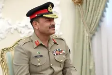 عاصم منیر در راه تهران
