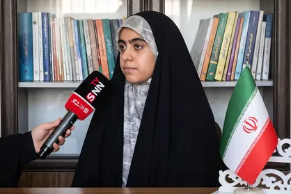 رتبه ۷ کنکور انسانی: موفقیتم را به رهبر شهیدم تقدیم می&zwnj;کنم / با برنامه&zwnj;ریزی می&zwnj;توان هم درس خواند و هم در تجمعات شبانه حضور داشت +فیلم