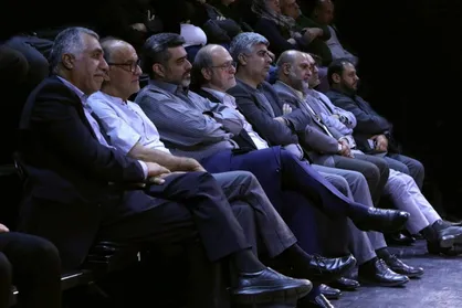 مشاور عالی وزیر و سرپرست معاونت امور هنری به تماشای نمایش &laquo;کازابلانکا&raquo; نشست
