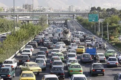 کاهش ۹ درصدی ورود خودرو به قم