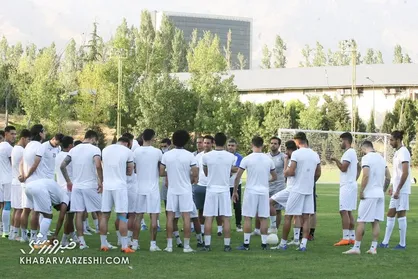 بازتاب استوری اعتراضی پرسپولیسی&zwnj;ها در اردوی استقلال/ کنایه برخی آبی&zwnj;ها