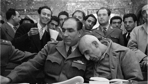 از ۲۸ مرداد تا ۱۹ دی کودتا ابزاری برای بازگرداندن ایران به نقطه صفر از ۲۸ مرداد تا ۱۹ دی کودتا ابزاری برای بازگرداندن ایران به نقطه صفر