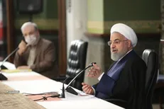 عباسی: دولت نتوانست به صورت نظام‌مند کرونا را مدیریت کند / احسانی: مقاومت رئیس جمهور مقابل بازگشت محدودیت‌ها
