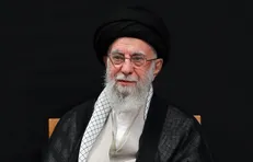 وقتی رهبر انقلاب از عشق به ارتش می‌گویند