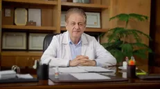 مردانی: سطوح و غذا نقشی در انتقال ویروس کرونا ندارند / استفاده بیش از حد وسایل ضدعفونی مضر هم است