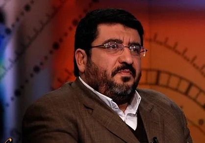مسدود شدن صفحه توئیتری فواد ایزدی به دلیل روشنگری درباره مسائل آمریکا