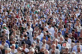 اقامه نماز عید سعید فطر در حرم مطهر رضوی