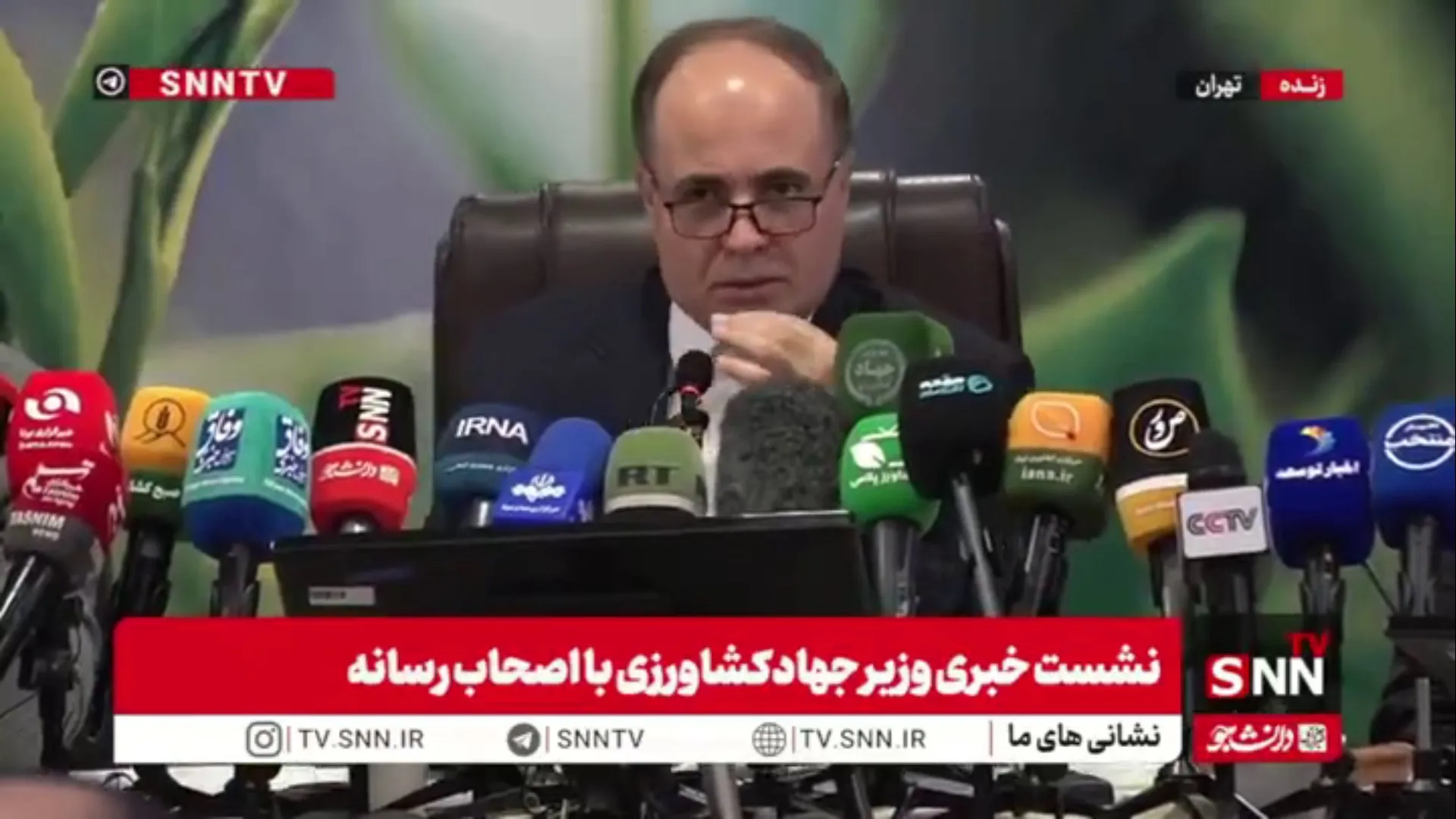 خبرنگار: «کالاهای اساسی در بازار زیاد است اما برای پولدارها!»/ پاسخ وزیر جهادکشاورزی: روند قیمت خوراکی‌ها کاهشی است