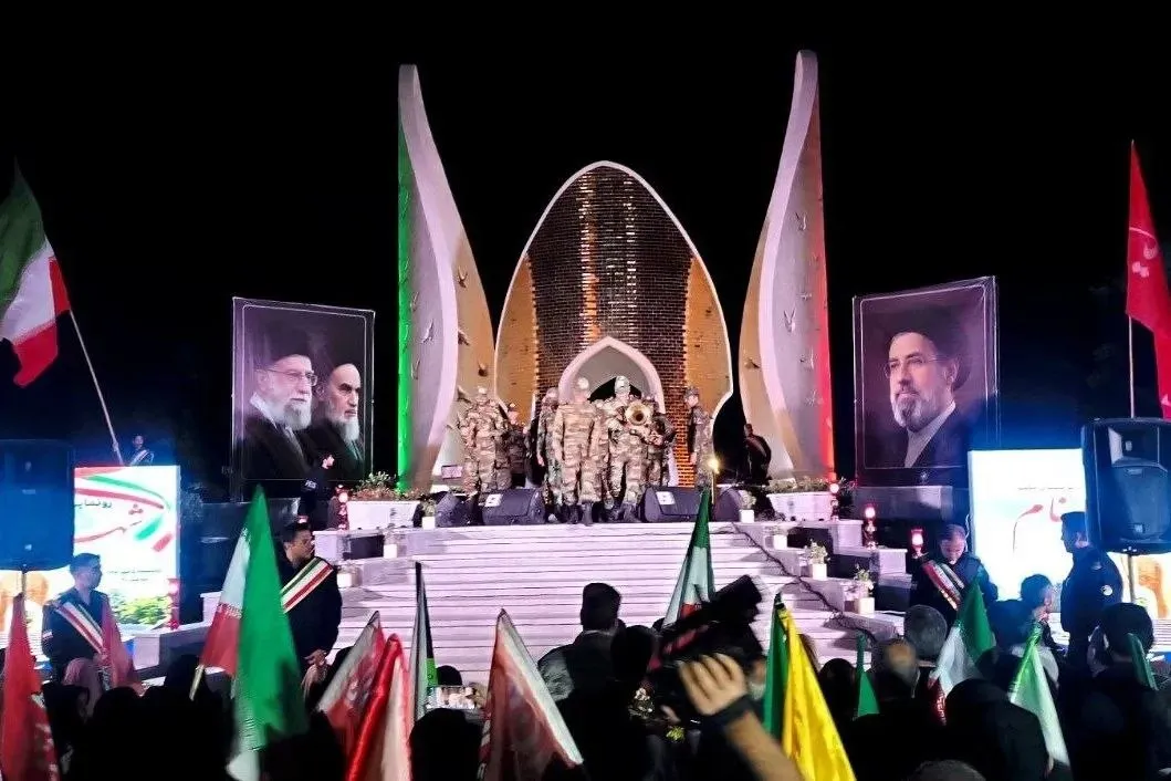 آیین رونمایی از یادمان شهدای گمنام بوستان ملت برگزار شد | یادبودی به یاد جاودان فرستادگان رضا (ع) + فیلم