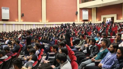 نشست &laquo;در مسیر تمدن&raquo; ۱۳ آبان در دانشگاه آزاد بجنورد برگزار می&zwnj;شود/ دعوت از نخبگان دانشگاهی برای حضور