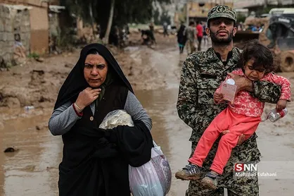 اسکان ۵۰۰۰ نفر از سیل&zwnj;زدگان در شوش/ بسیج دانشجویی واحد دزفول مشغول خدمت&zwnj;رسانی به آسیب&zwnj;دیدگان این منطقه است