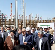 وزیر نفت: در ساخت پالایشگاه نفت و گاز خودکفا هستیم