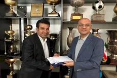 مومنی، مسوول تمدید مجوز آکادمی استقلال