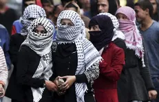 حماس: توهین به حجاب زنان اسیر فلسطینی در زندان دامون، نقض آشکار حقوق انسانی است