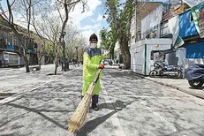 آیا شهرداری‌چی‌هایی که خود را پاکبان جا زدند مجرمند؟ + فیلم / مسئولان، نظافت شهر را به این رفتگرنماها بسپارند