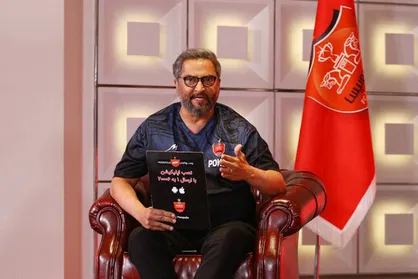 عکس|بزرگان فوتبال ایران در مراسم خاکسپاری مهرداد میناوند