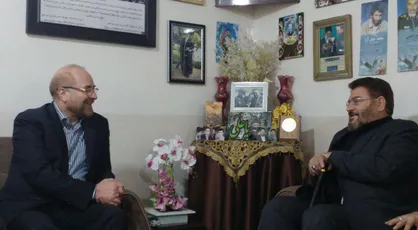 فیلم/ بازگويى خاطره قاليباف با سردار محمد سلگي نويسنده كتاب &laquo;آب هرگز نمي&zwnj;ميرد&raquo;