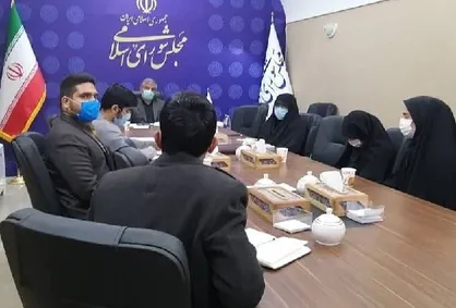 اعضای بسیج دانشجویی دانشگاه فرهنگیان یزد با رئیس کمیسیون شورا&zwnj;ها و امور داخلی مجلس دیدار کردند