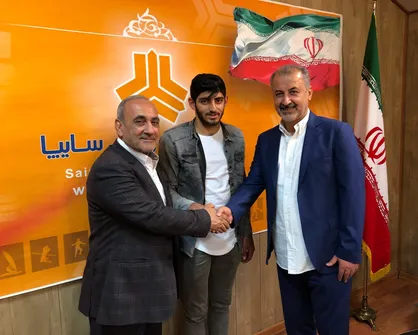 علی کریمی در حال مذاکره با استقلال است/ او تلفنش را خاموش کرد