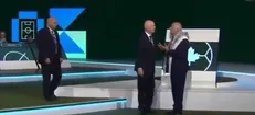 نماینده فدراسیون فلسطین، جلوی شوی مضحک رئیس فیفا را گرفت + فیلم