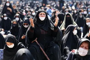 عزاداری ظهر عاشورا در میدان امام حسین (ع)