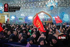 صف طولانی عزاداران امام شهید در صحن آزادی جهت زیارت مزار قائد شهید امت /ساعت ۳ بامداد + فیلم