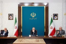 جلسه پیگیری تسریع در احداث نیروگاه‌های برق خورشیدی با حضور پزشکیان