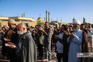 اقامه نماز عید فطر در حرم حضرت معصومه (س)