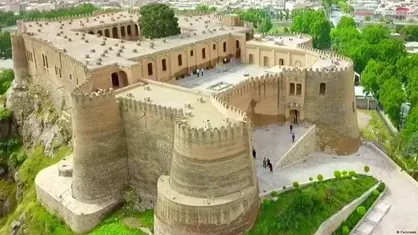 حمله آمریکا و اسرائیل به بنای ۱۸۰۰ ساله لرستان + فیلم