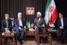 معاون علمی و فناوری رئیس جمهور با امام جمعه همدان دیدار کرد