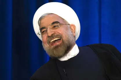 آیا حسن روحانی به سمت اصولگرایان غش کرده است؟